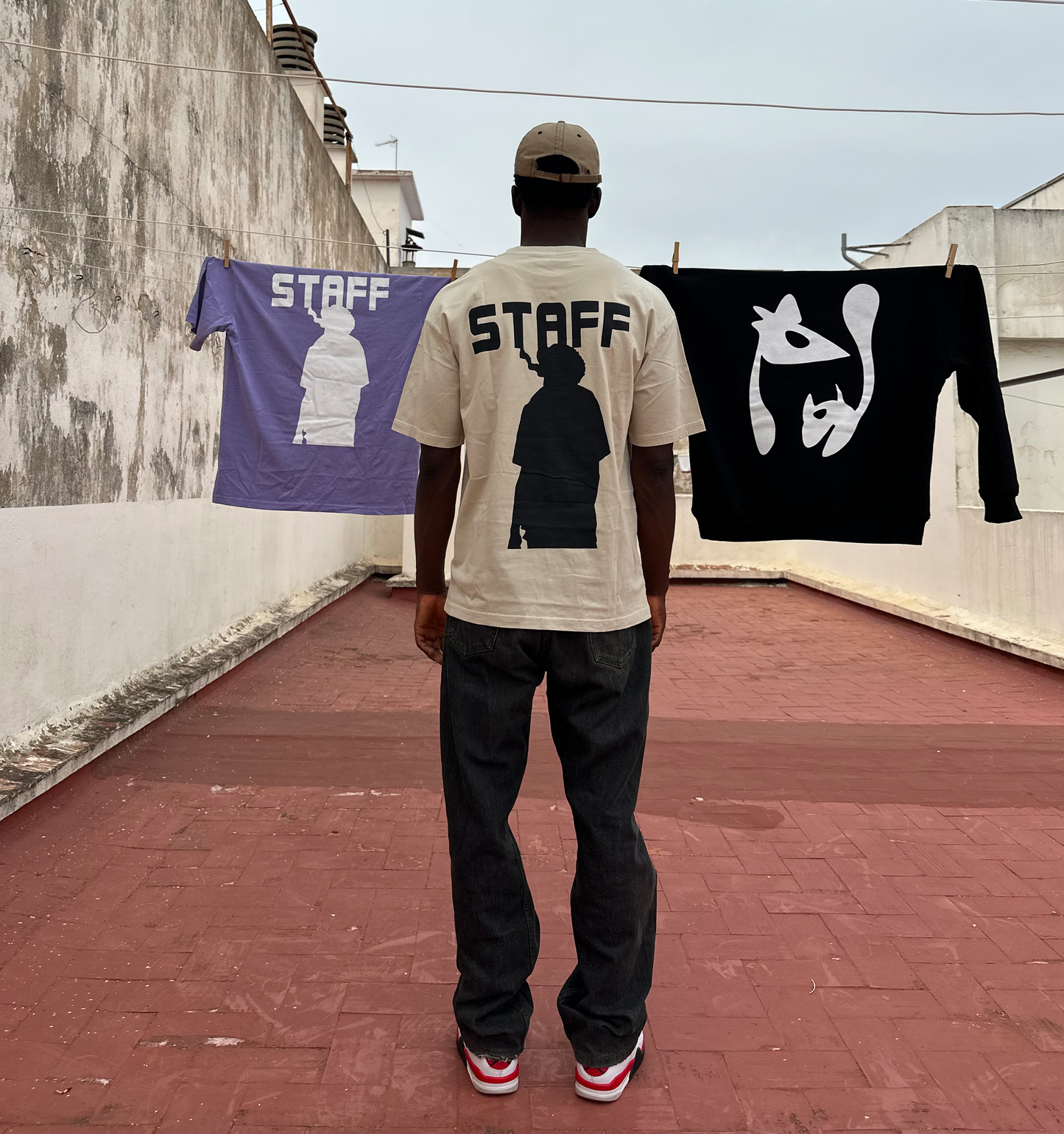 STAFF TEE